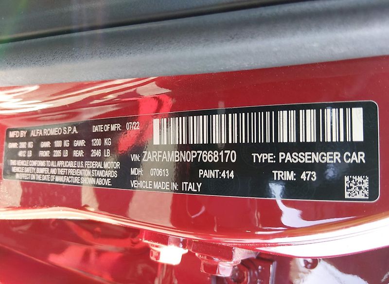 Alfa Romeo Giulia (2023) Auto na cestě - fotka 10 z 11