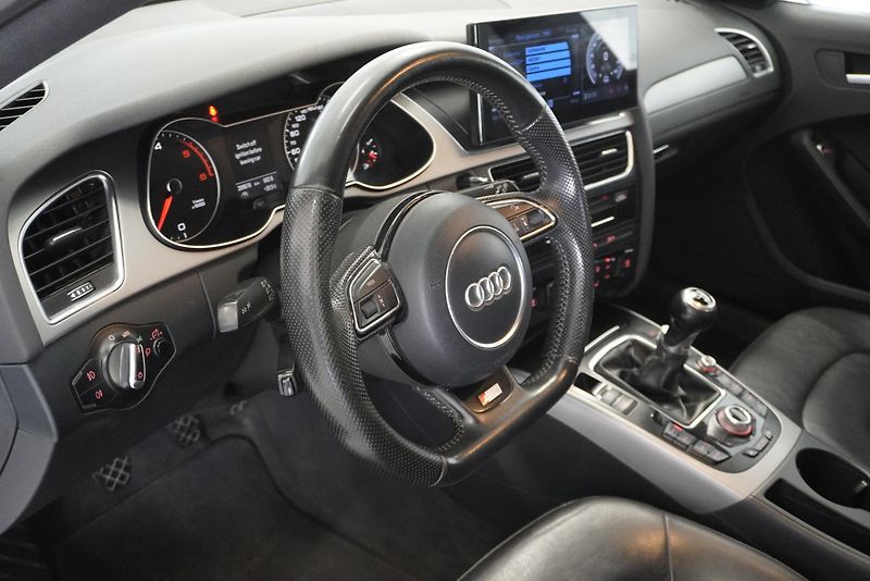 Audi A4 2,0 TDI S-LINE - fotka 15 z 30
