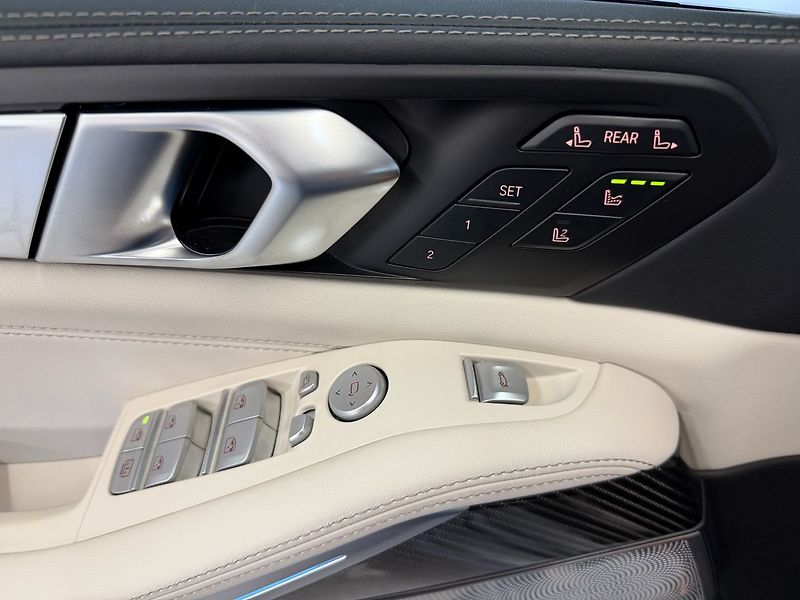 BMW X7 M60i xDrive LARTE DESIGN, B&W - fotka 34 z 40