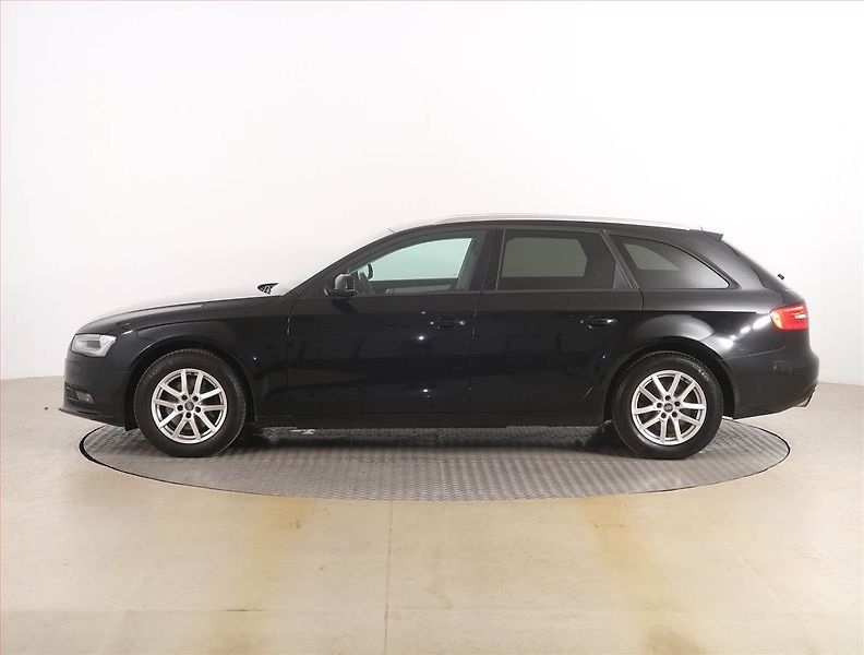 Audi A4 (2015) Ambiente 1.8 TFSI, Serv.kniha - fotka 3 z 17