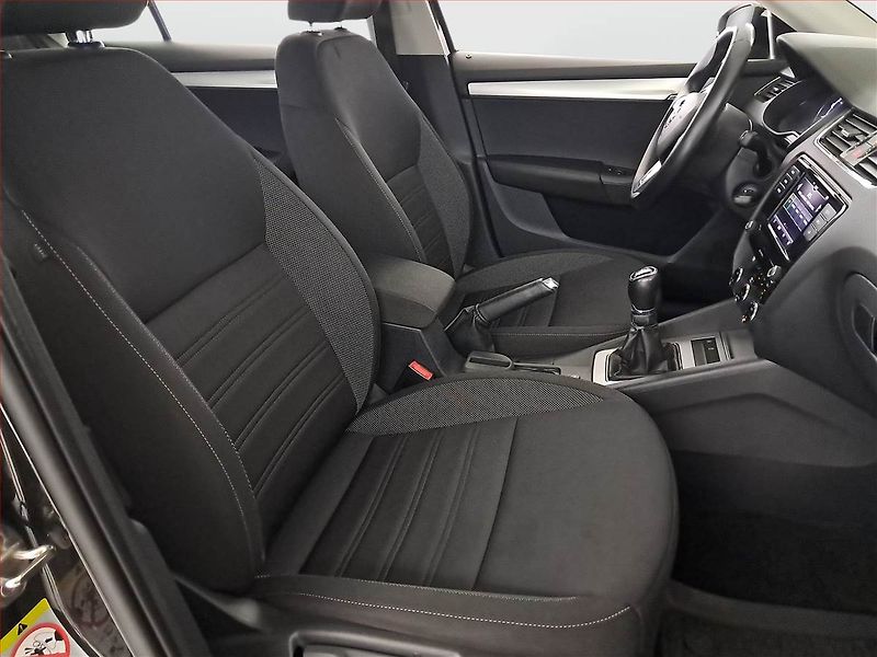 Škoda Octavia (2020) Ambition 1.5 TSI, Serv.kniha - fotka 9 z 18