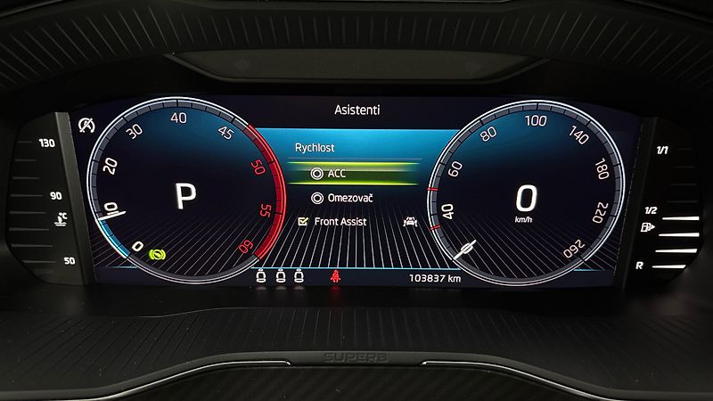 Škoda Superb 2.0 TDI DSG Sportline Combi - fotka 10 z 32