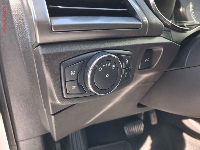 Ford Mondeo (2017) 2.0 TDCi, Titanium, AT, +kola - fotka 14 z 19