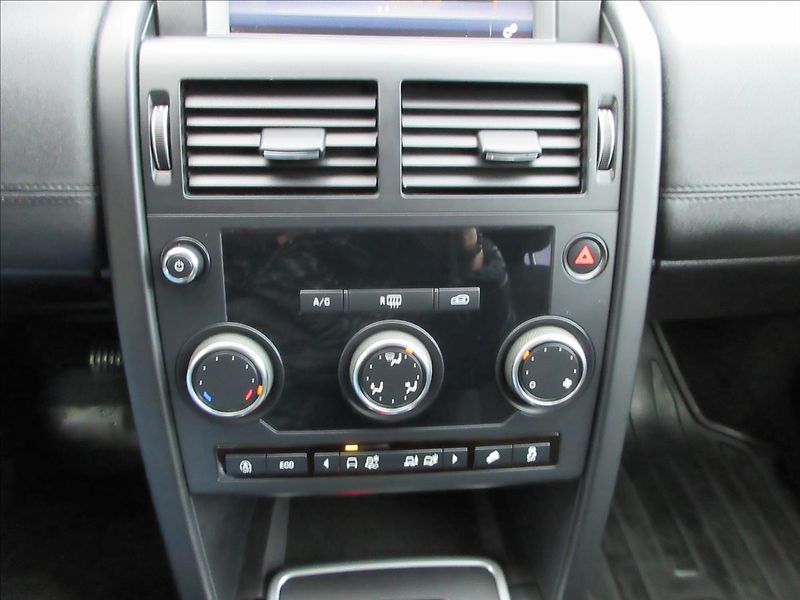 Land Rover Discovery Sport 2,0 TD4 110Kw, AWD, Nové v ČR - fotka 21 z 31