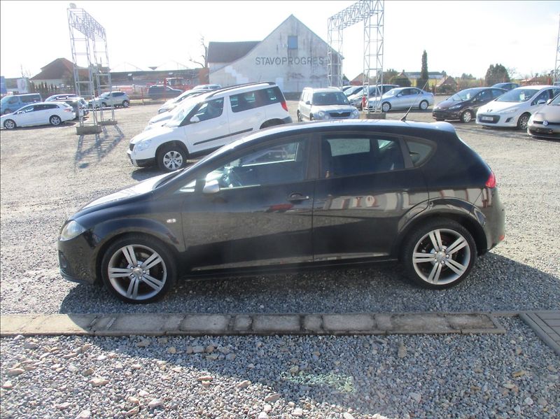 Seat Leon 1,9 TDI FR, aut. klima, 125kw, - fotka 4 z 31