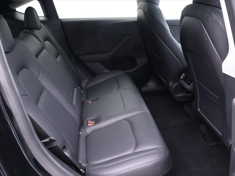 Tesla Model Y Long Range AWD 75kWh SoH 90% - fotka 13 z 29