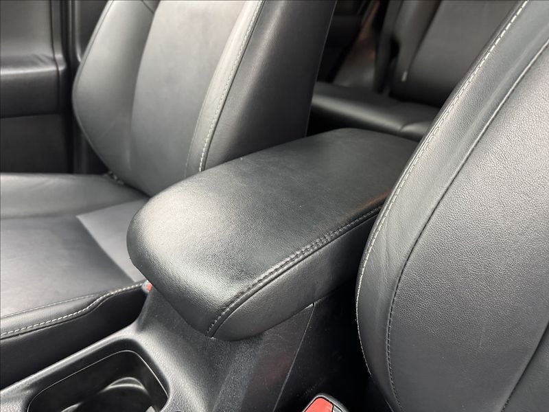 Toyota RAV4 2,5 114kW HYBRID LED KŮŽE 360° - fotka 28 z 45