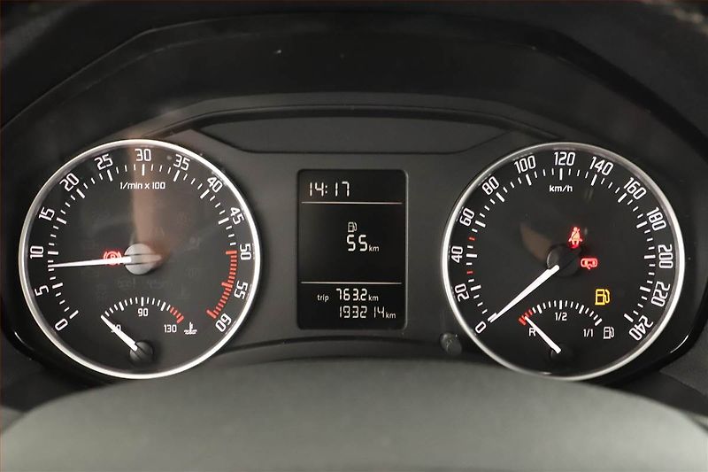 Škoda Octavia (2013) 1.6 TDI, Tempomat - fotka 8 z 11