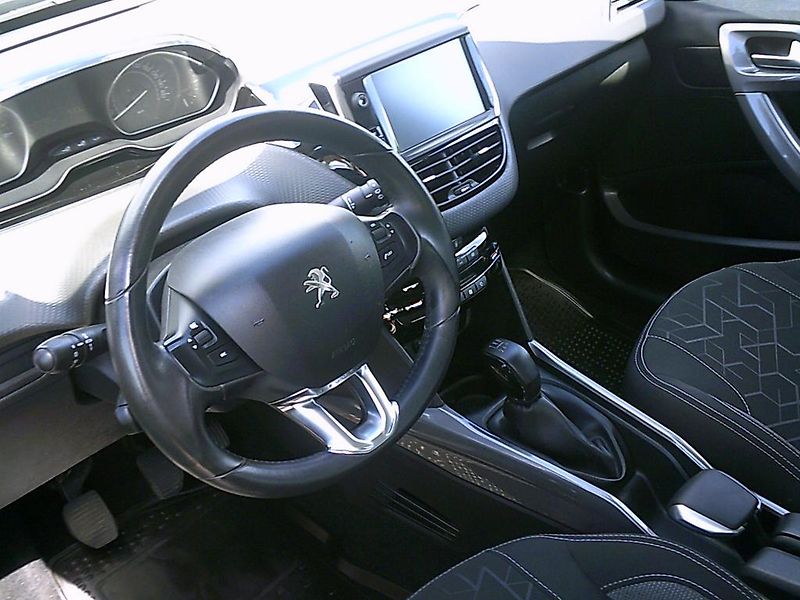 Peugeot 2008 1.2i KOUPENO ČR,1.MAJITEL - fotka 9 z 14