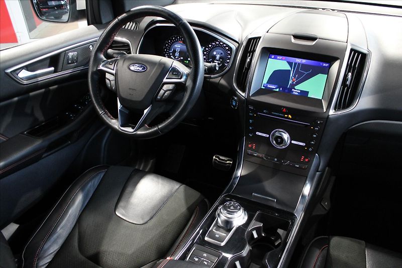 Ford Edge TDCi AWD Bi-Turbo ST-Line - fotka 15 z 36