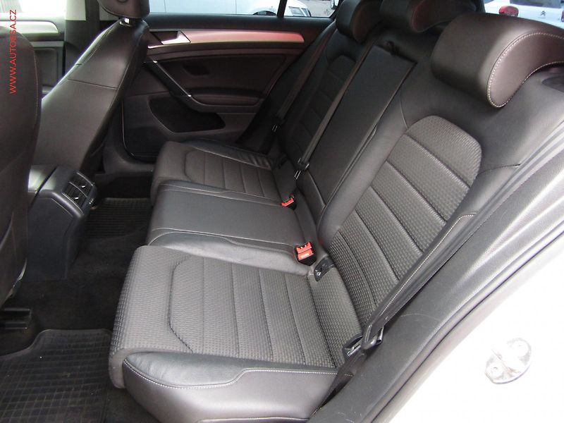 Volkswagen Golf (2016) 1.4TSI, ČR - fotka 10 z 17