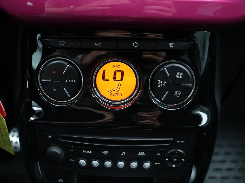 Citroën DS3 1,6 Turbo 115kW Aut.klima 1.Ma - fotka 19 z 27