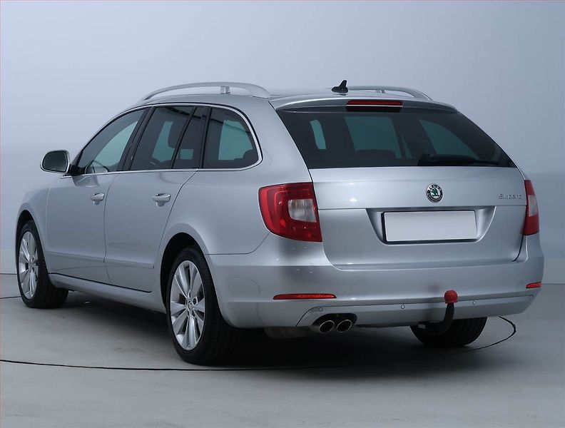 Škoda Superb (2011) 2.0 TDI, Serv.kniha - fotka 4 z 21