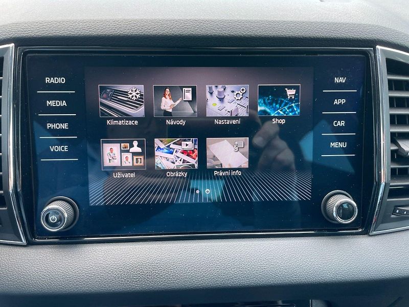 Škoda Karoq (2022) 2.0TDi Style+! Tažné! ČR+1.maj - fotka 28 z 39