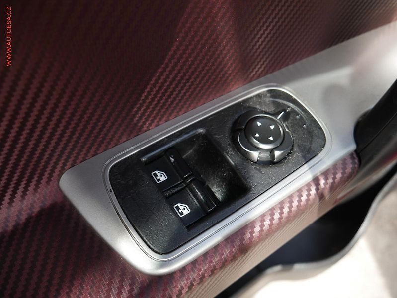 Alfa Romeo MiTo (2012) 1.4i, ČR, Klima - fotka 14 z 15