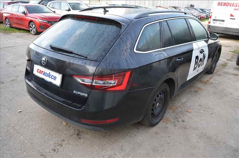 Škoda Superb (2018) COMBI III. 1,6 TDI - fotka 4 z 24