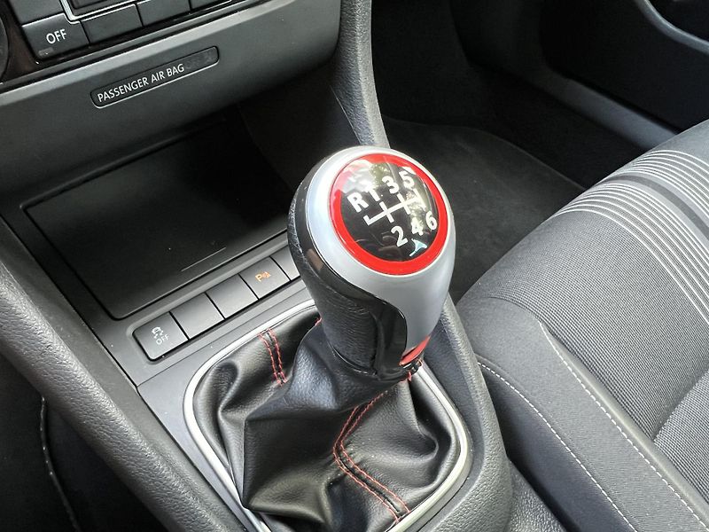 Volkswagen Golf 1.2 TSi 77 kW PO ROZVODECH - fotka 13 z 15