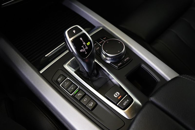 BMW X5 - fotka 23 z 26