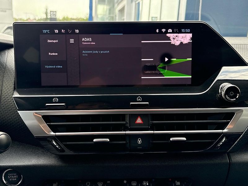 Citroën C4 (2023) Shine 1.2 PureTech 130 EAT8 - fotka 43 z 58