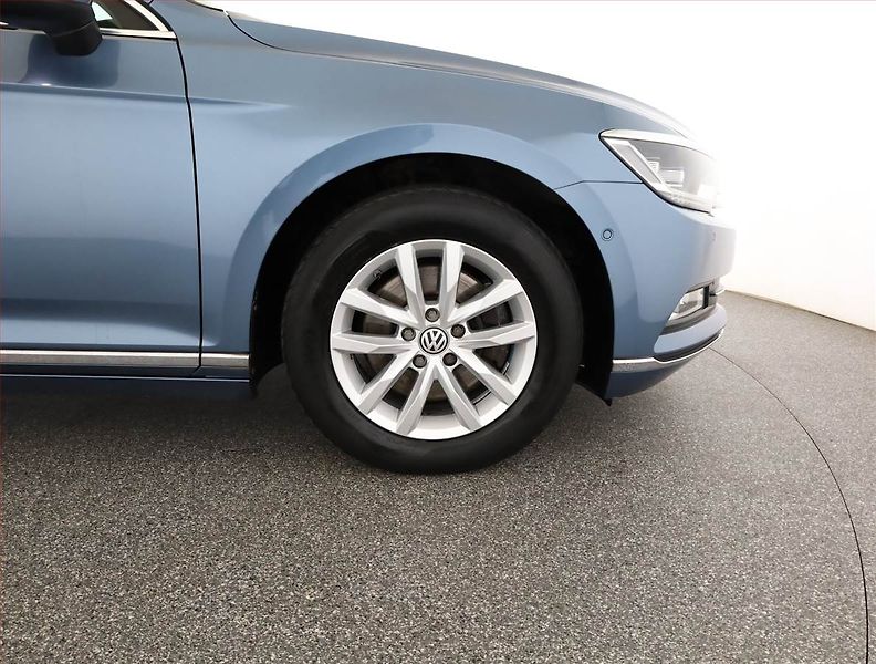 Volkswagen Passat (2015) Highline 2.0 TDI, Navi - fotka 19 z 19