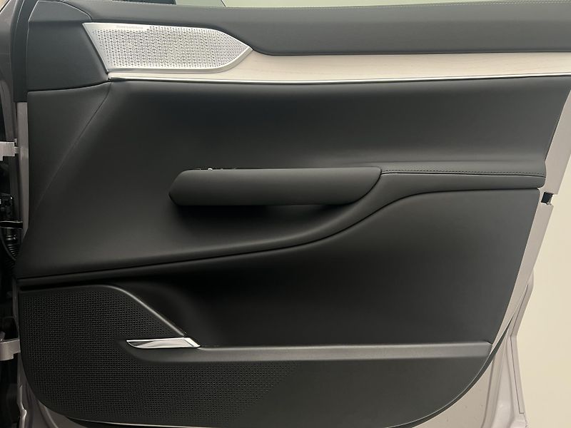 Volvo EX90 (2026) PURE TWIN PERFORMANCE ULTRA  - fotka 8 z 51