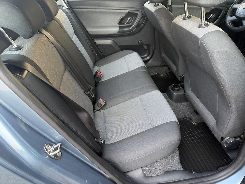 Škoda Fabia 1,6TDI Klimatizace - fotka 13 z 18