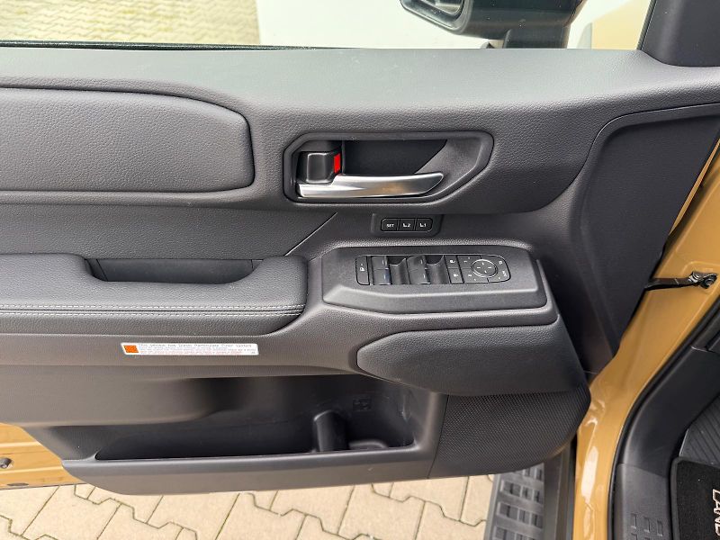 Toyota Land Cruiser 2.8 D-4D 6AT Executive MHEV AW - fotka 13 z 30
