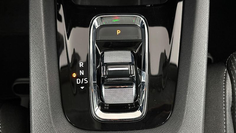 Škoda Octavia 2.0 TDI DSG Ambition Combi - fotka 23 z 26