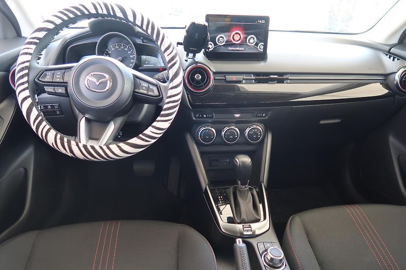 Mazda 2 1,5 G90 AT,kam.,ČR,záruka - fotka 18 z 36