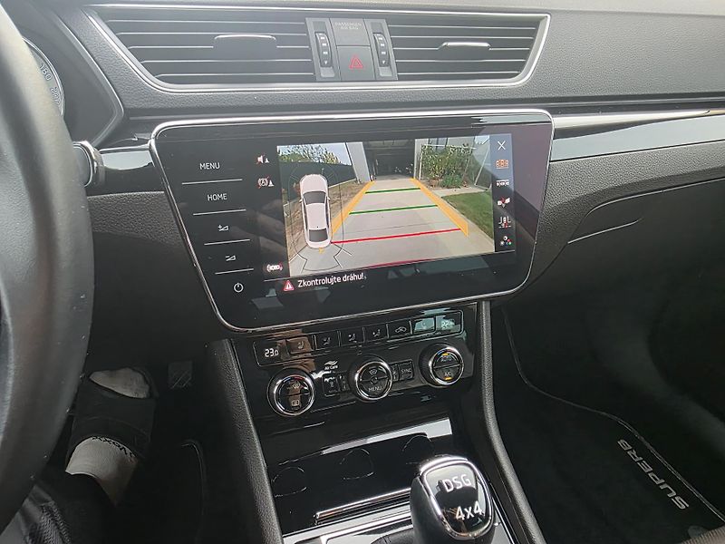 Škoda Superb (2018) L&K DSG | DCC | Odpočet - fotka 17 z 18