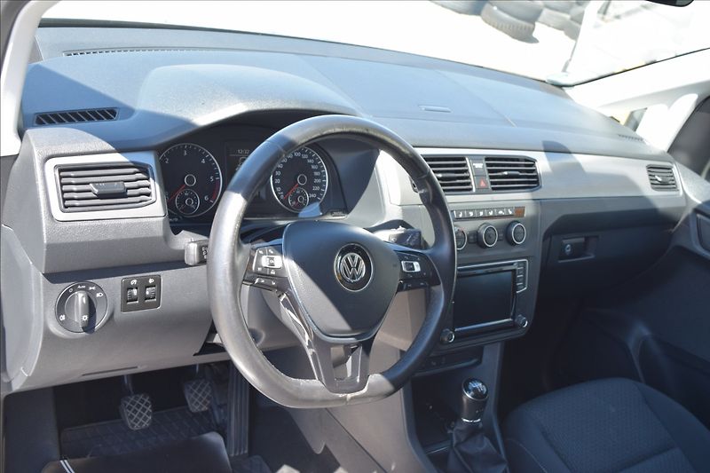 Volkswagen Caddy 2,0 TDI 75KW ODPOČET 2XPNEU - fotka 16 z 50