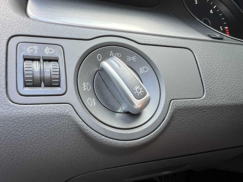 Volkswagen Passat 2.0 TDi 4MOTION 1.MAJ SERVISKA - fotka 18 z 19
