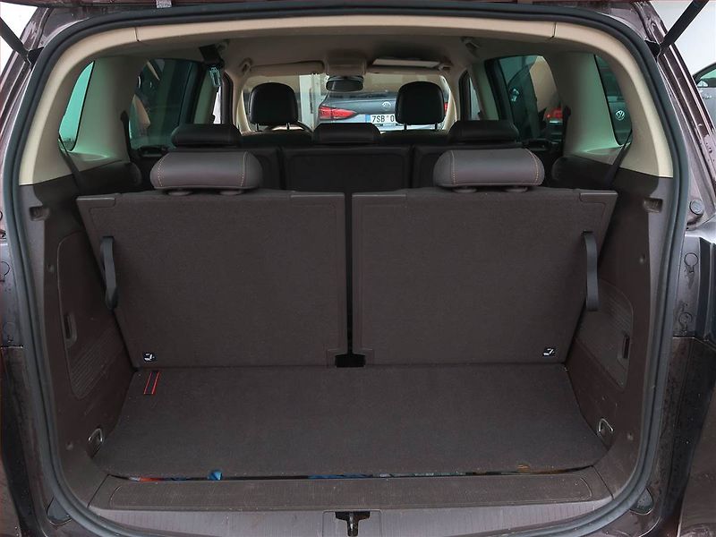 Opel Zafira (2016) 2.0 CDTI, 7 míst, Navi - fotka 15 z 18