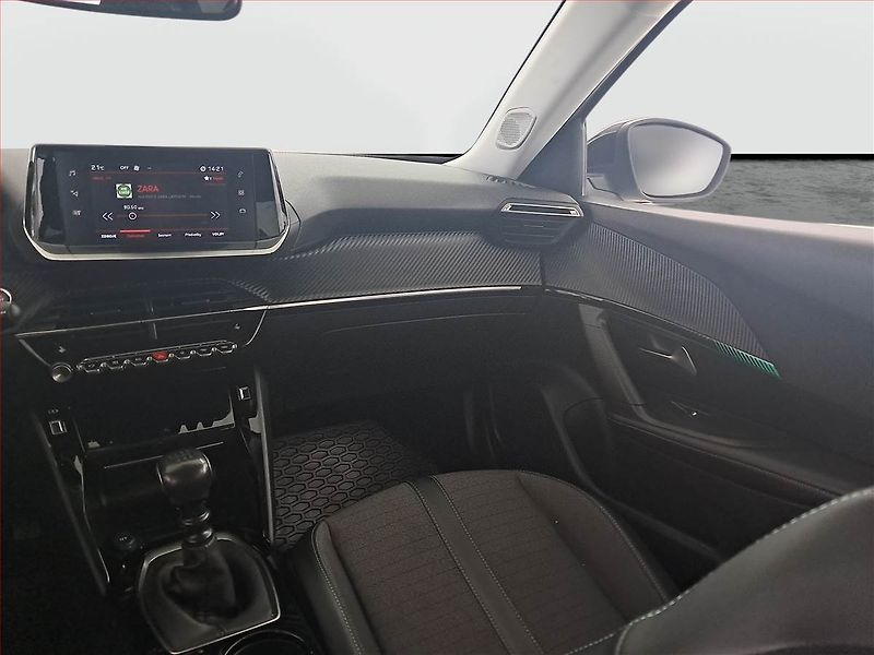 Peugeot 2008 (2023) Allure 1.2 PureTech - fotka 8 z 17
