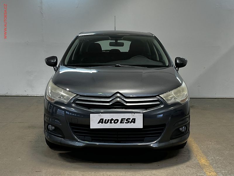 Citroën C4 (2012) 1.4 i, 2.maj, AC, temp - fotka 2 z 15