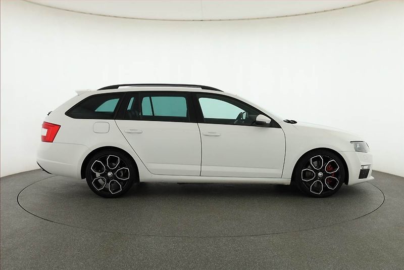 Škoda Octavia (2013) RS 2.0 TDI, Xenony, Tempomat - fotka 6 z 19