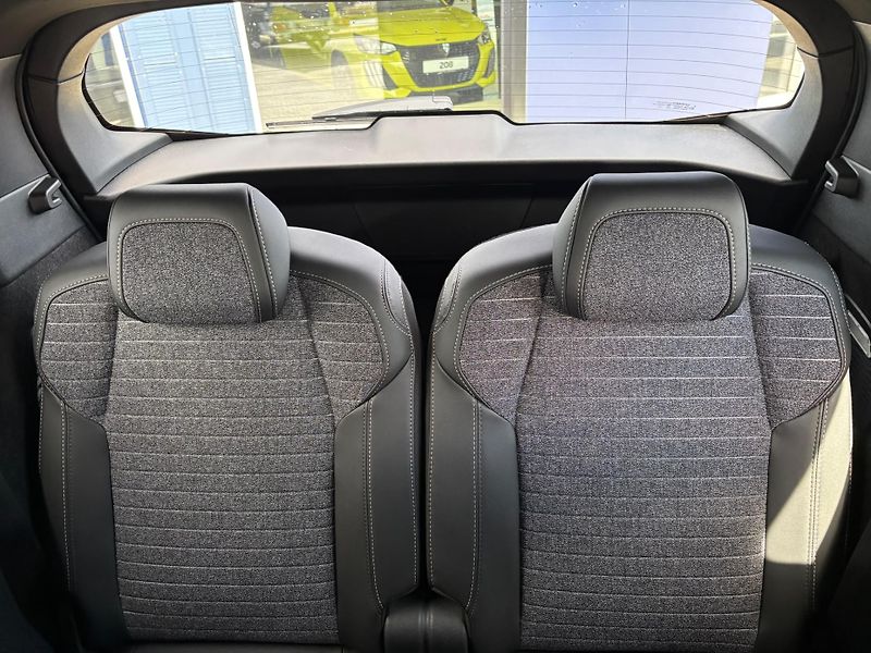 Peugeot 5008 (2026) BUSINESS Hybrid 145 e-DCS6     - fotka 23 z 25