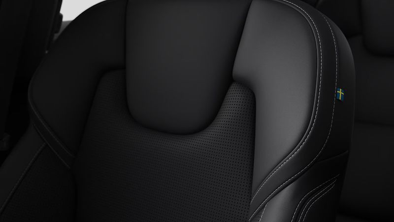 Volvo XC60 (2026) ULTRA DARK, B5 AWD, 184+10 kW - fotka 11 z 12
