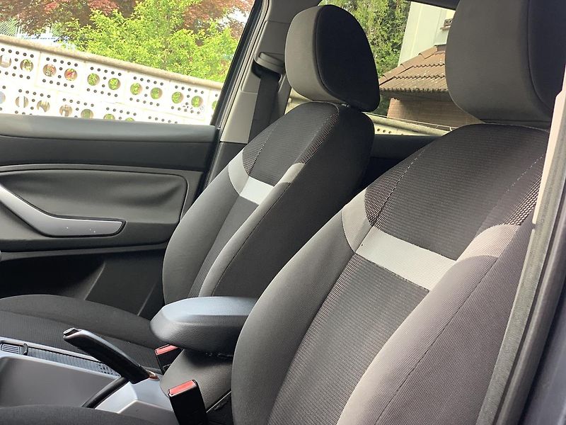 Ford Kuga 2.0TDCi KLIMATIZACE  ALU KOLA - fotka 10 z 38