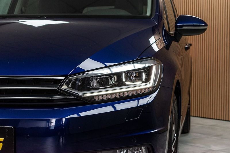 Volkswagen Touran 1.5 TSI TAŽNÉ*7.MÍST*DPH*ČR 1M - fotka 38 z 45