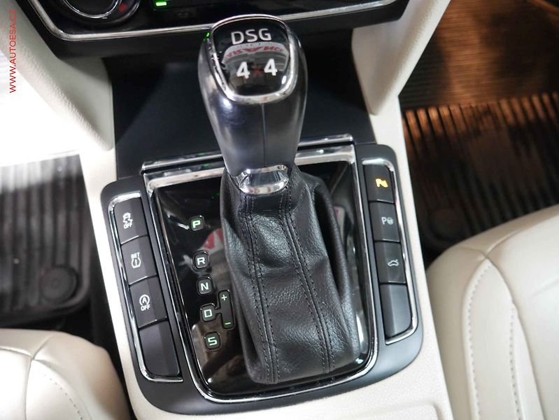 Škoda Superb (2013) 2.0 TDi 4x4, 2.maj, DSG - fotka 22 z 25