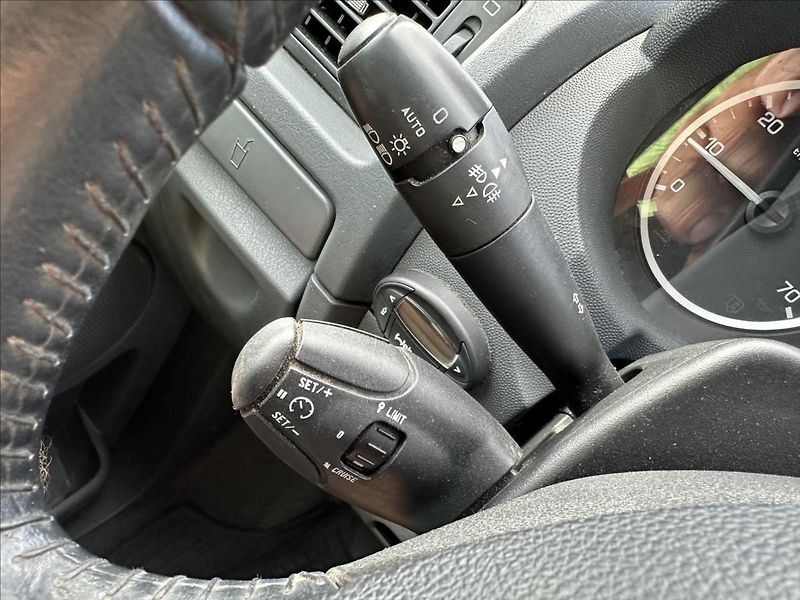 Fiat Scudo 2,0 JTD 8.MÍST - fotka 20 z 28