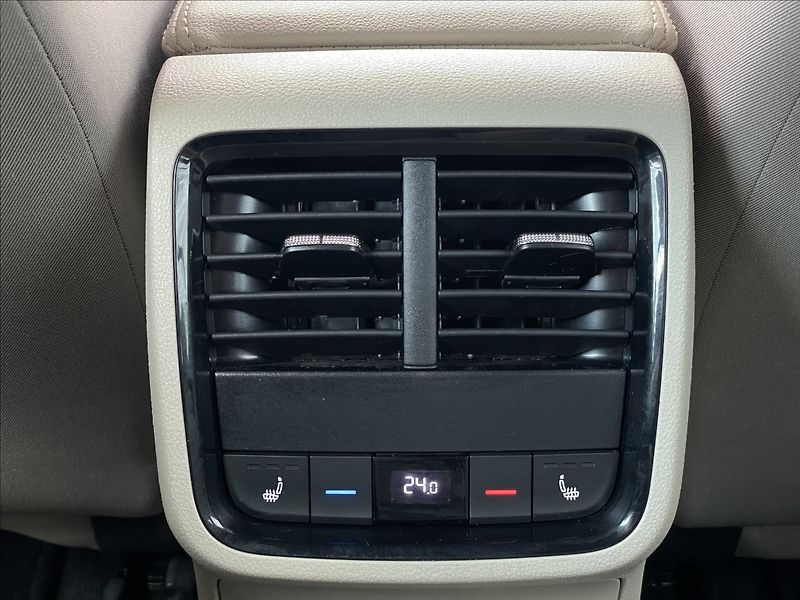 Škoda Octavia 2,0 TDI Combi Style LED+PDC - fotka 16 z 25