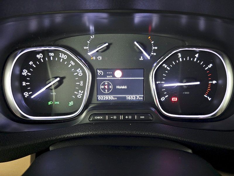 Toyota ProAce Verso (2024) 2.0D 106kW FAMILY 8S WEBASTO - fotka 12 z 35