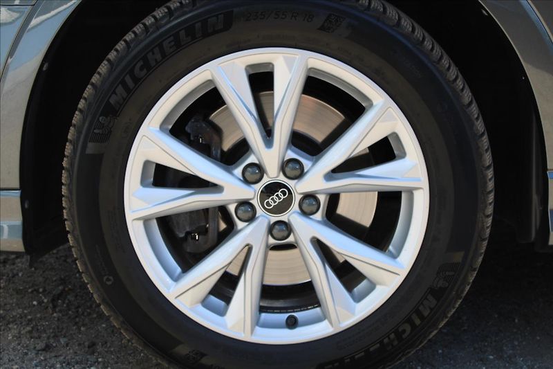 Audi Q3 2,0 TFSI  DPH,A/T,4x4,S-LINE - fotka 31 z 35