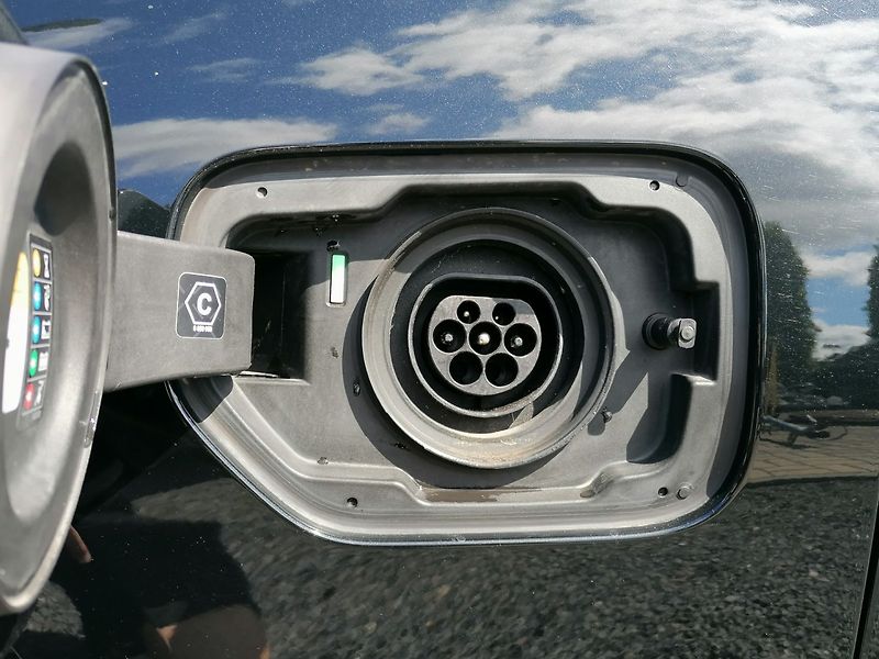 BMW Řada 3 (2022) REZERVACE! 320e PHEV - fotka 33 z 42