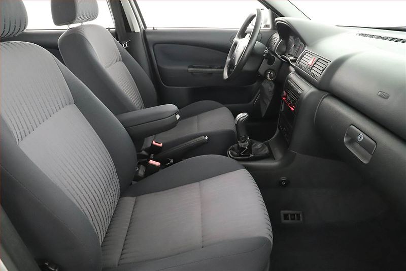 Škoda Octavia (2002) 1.9 TDI , 4X4, ČR,1.maj - fotka 7 z 11