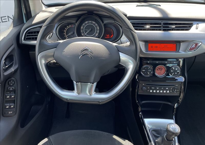 Citroën C3 1,4 i,VTi,Exklusive,70kW,serv. - fotka 12 z 21