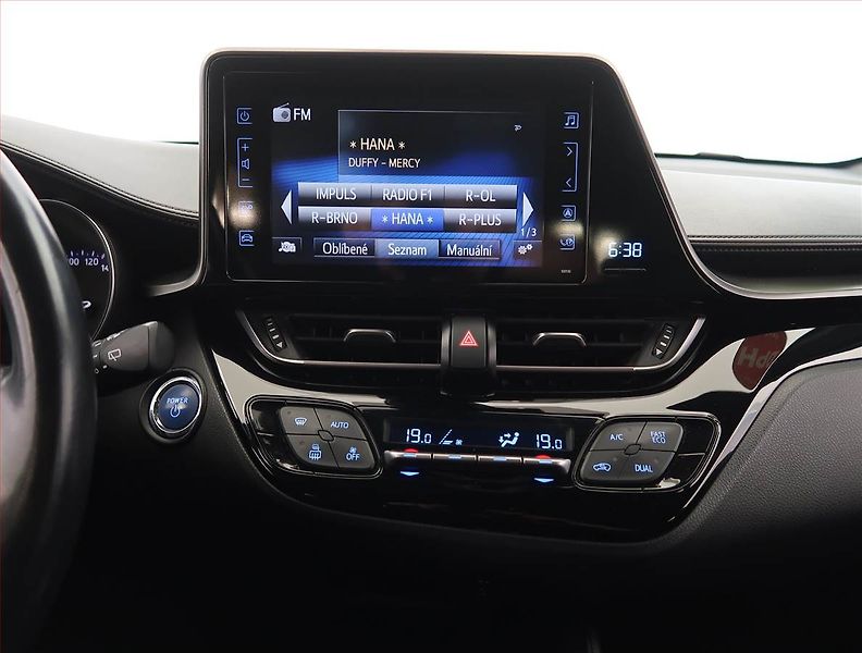 Toyota C-HR (2018) 1.8 Hybrid, Automat - fotka 12 z 23