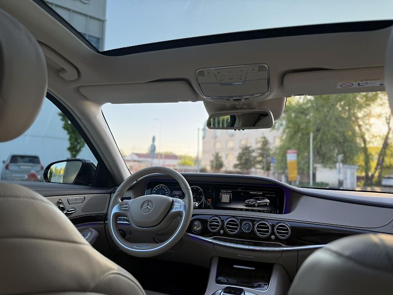 Mercedes-Benz Třídy S (2017) Mercedes-Benz S 350d L 4MATIC - fotka 17 z 29